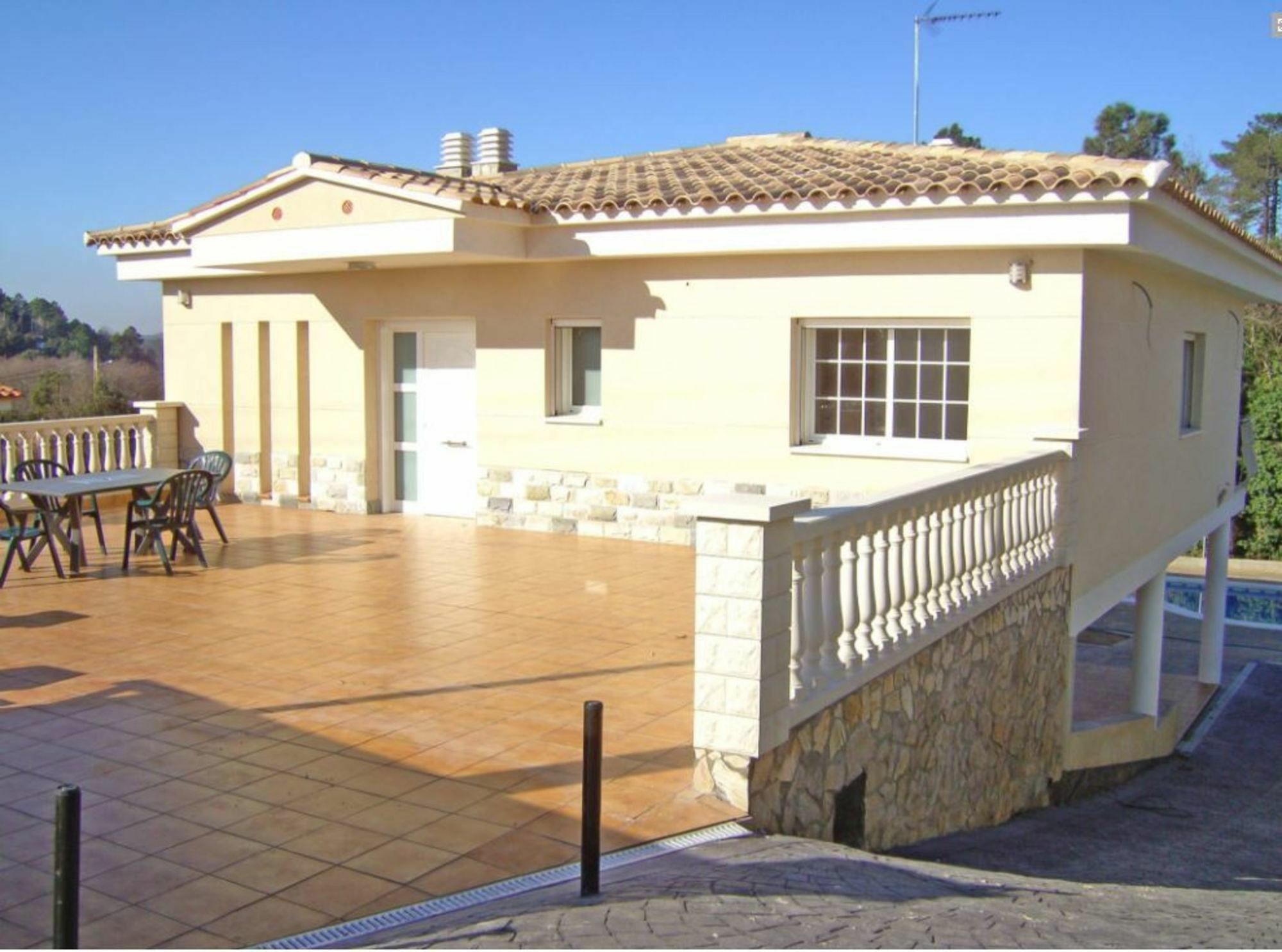 104029 House In *